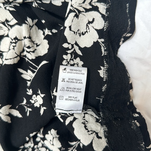 SaltWater Luxe Mini Dress W Lace Accents. Like New Cond. - Size Med. - Picture 8 of 9